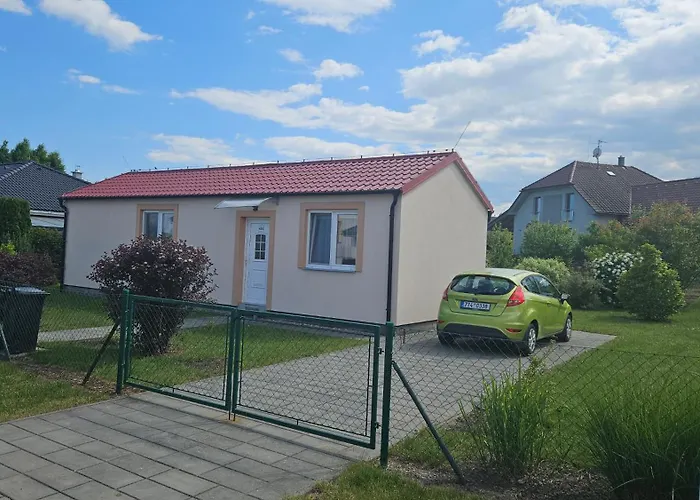 度假居 - Utulny Privatni Se Zahradou A Parkovanim U Olomouce - Private House With Garden And Parking Near Olomouc
